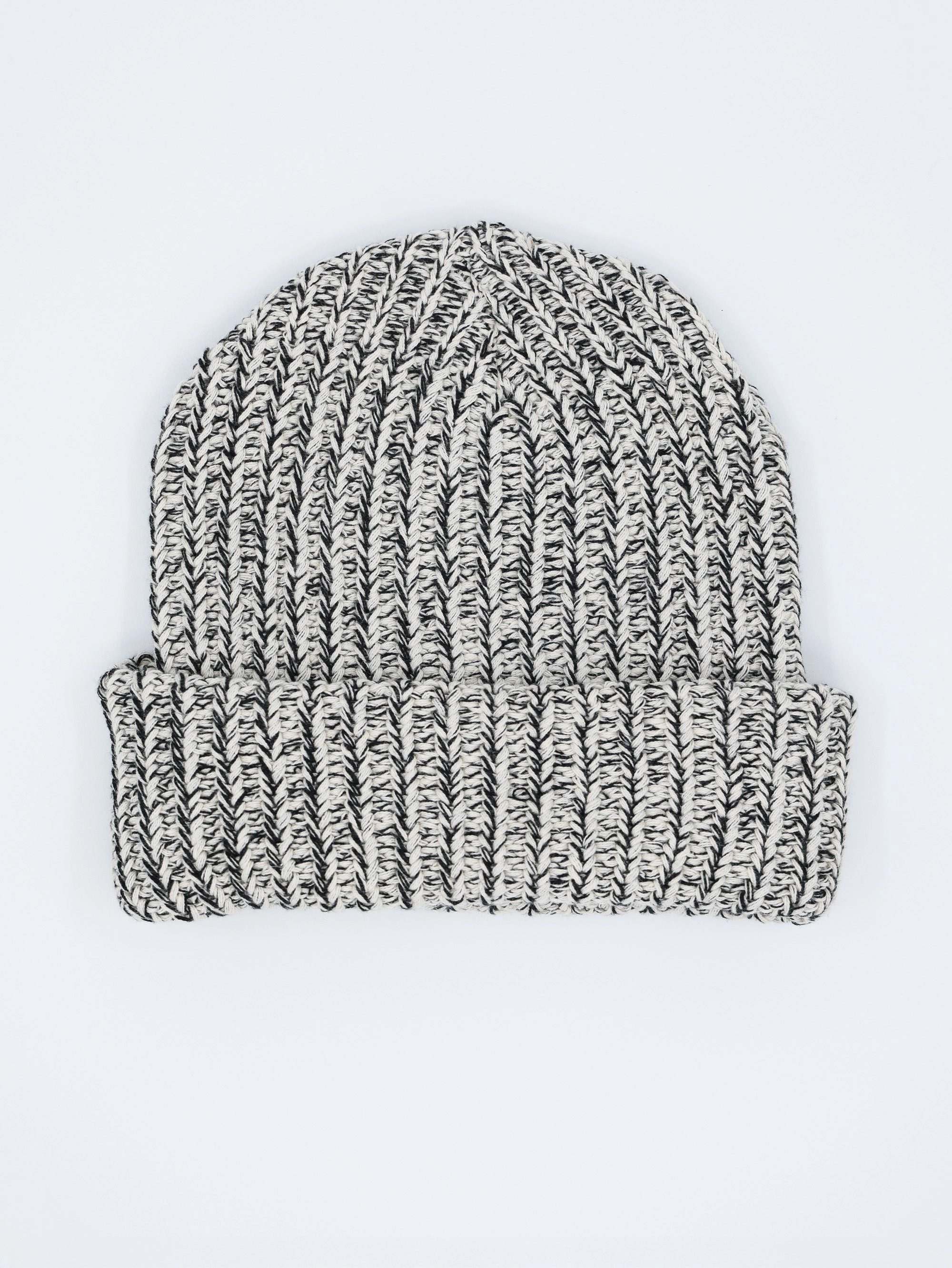 Black and white speckled Essentials beanie, cuffed
