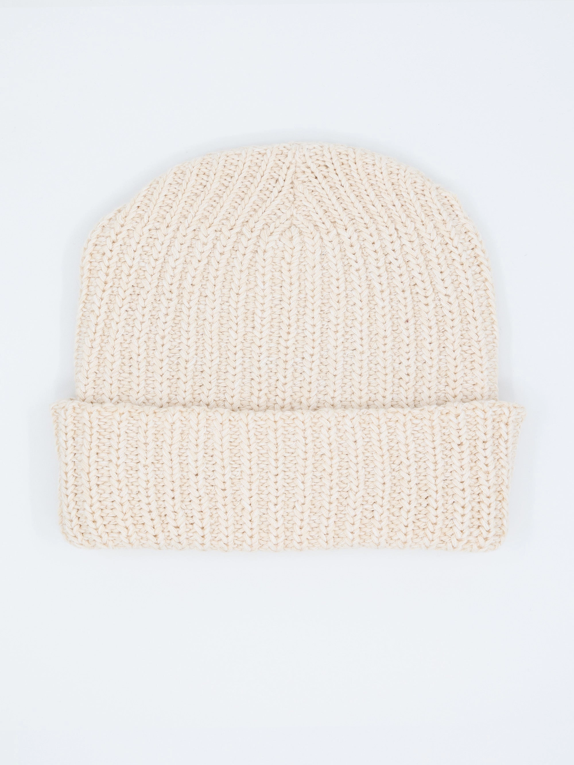 Natural white Essentials beanie, cuffed